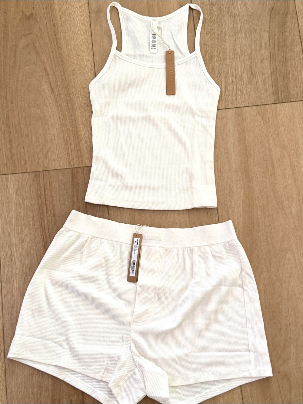 New Skims Outfit M